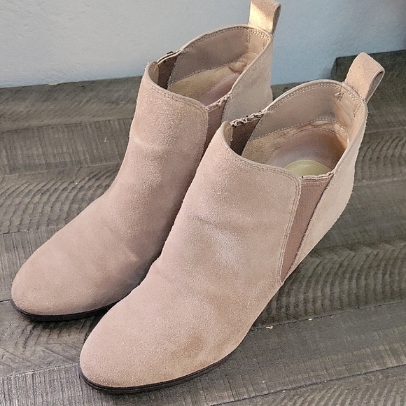 Michael Kors Women's Tan Suede Ankle Boots size 8 - Picture 1 of 9